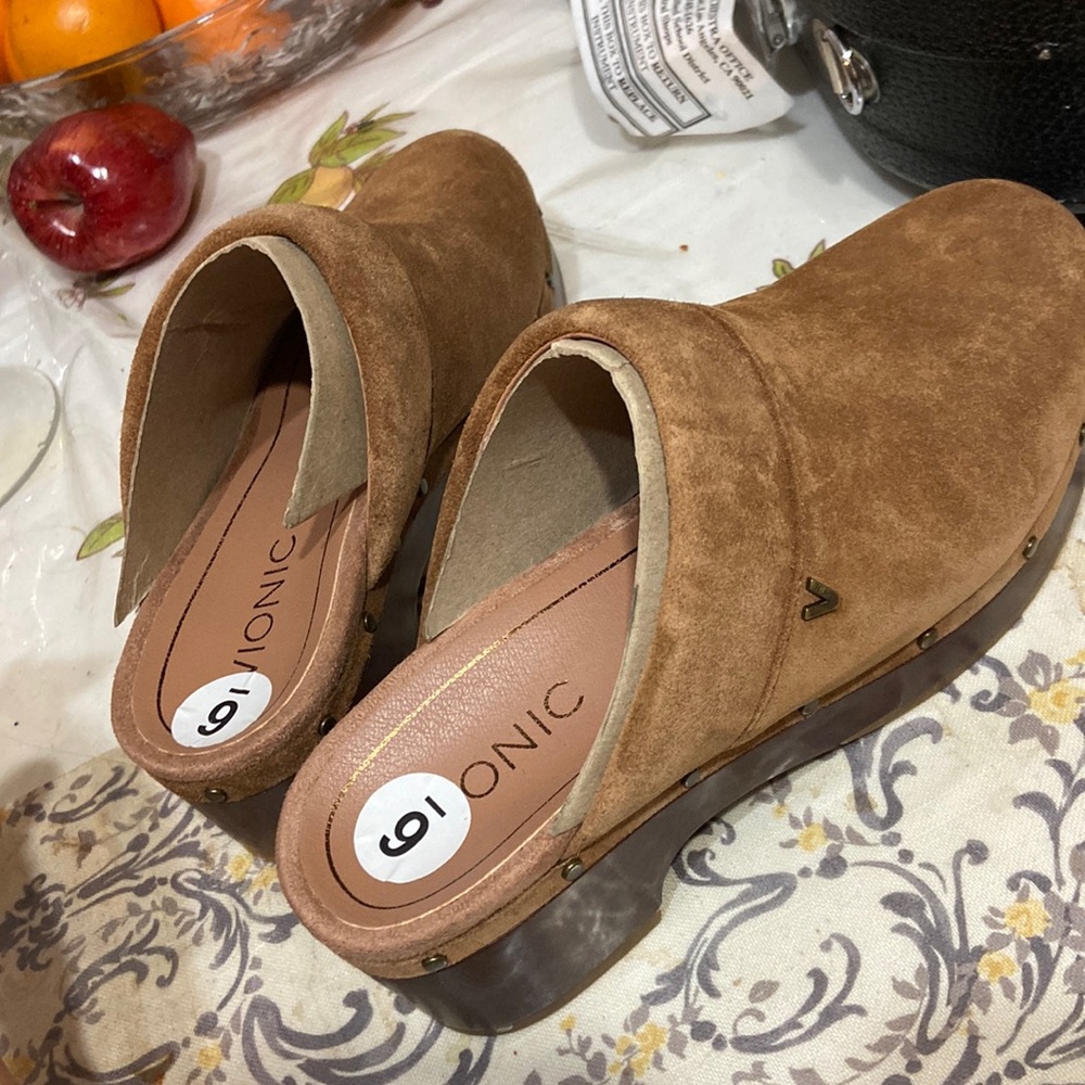 Vionic clogs very comfortable bought  from another seller wrong size
